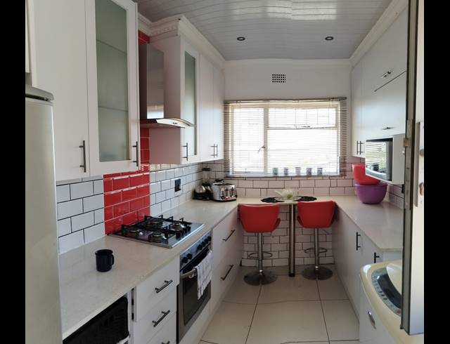 3 BEDROOM FREEHOLD FOR SALE IN SCHEEPERSHOOGTE